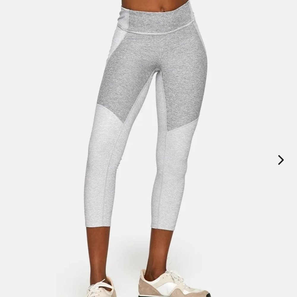 Outdoor Voices 3/4 Two Tone Leggings sz M NWT